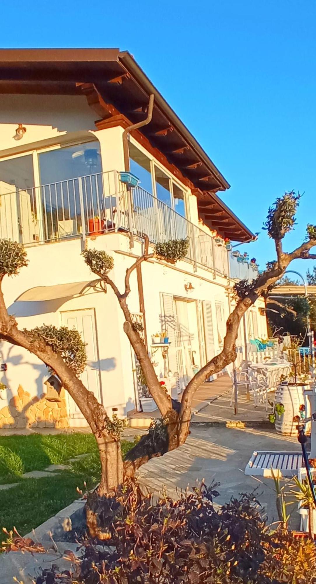 Message In A Bottle Bed And Breakfast Camporosso  Esterno foto